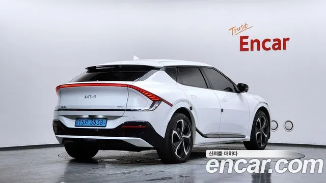 Kia EV6 — Фото автомобиля 2