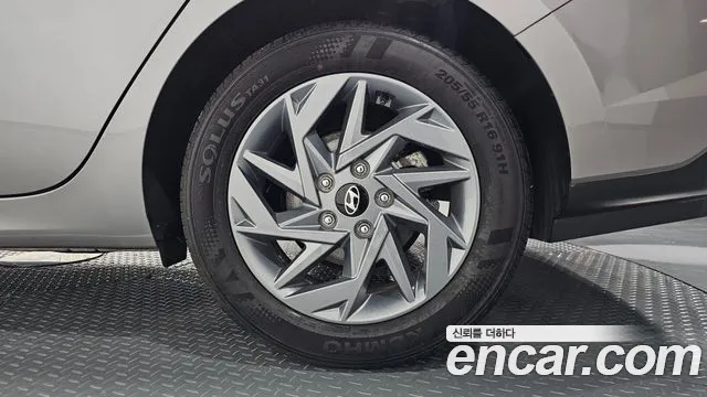 Hyundai AVANTE Новый Avante (CN7) — Фото автомобиля 16