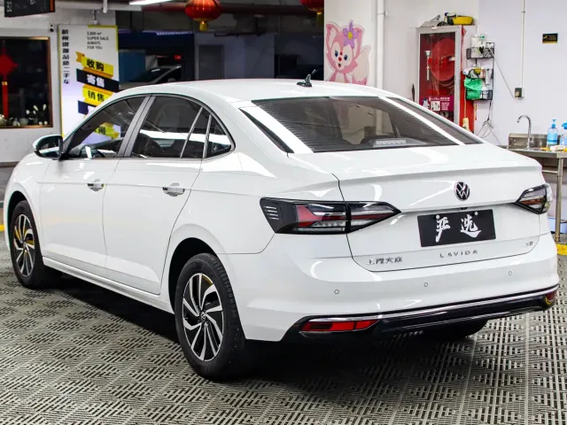 Volkswagen Lavida — Фото автомобиля 19