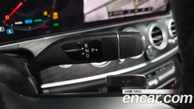Mercedes-Benz E-Class — Фото автомобиля 9