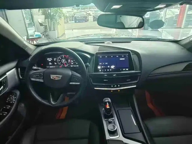 Cadillac CT5 — Фото автомобиля 9