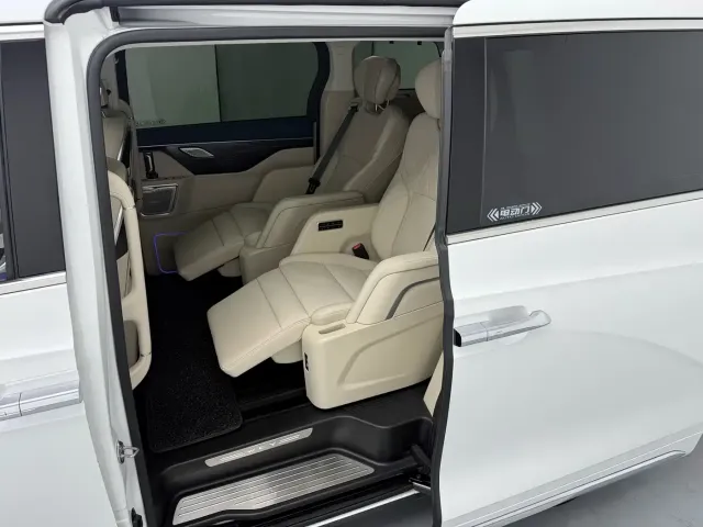 WEY WEY Alpine 2023 AWD Flagship — Фото автомобиля 12