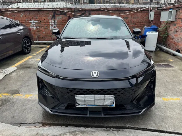 Changan UNI-V — Фото автомобиля 2