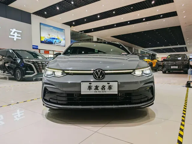 Volkswagen Golf — Фото автомобиля 3