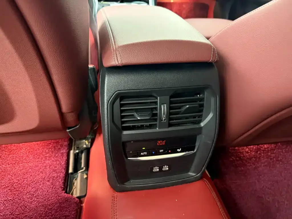 BMW BMW i3 2026 eDrive 35 L — Фото автомобиля 8