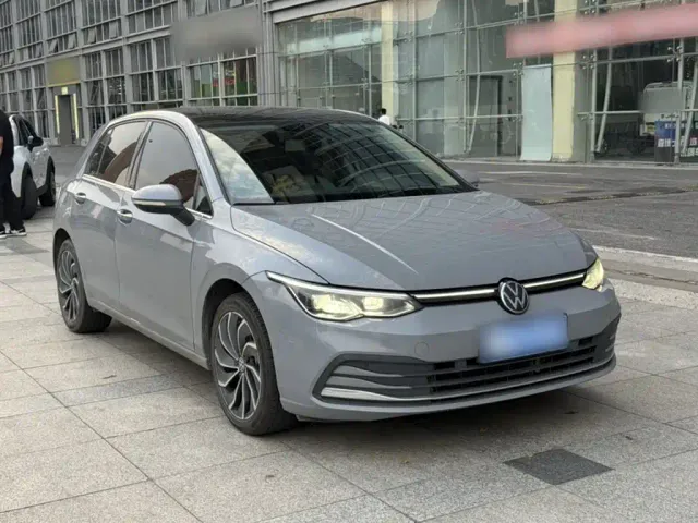 Volkswagen Golf — Фото автомобиля 11