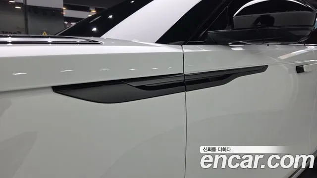 Land Rover Range Rover Velar Range Rover Velar 2.0 P250 Dynamic SE — Фото автомобиля 20