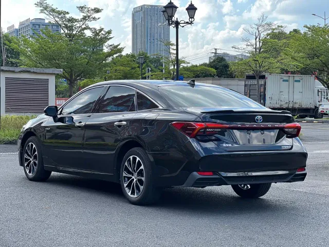 Toyota Avalon — Фото автомобиля 4