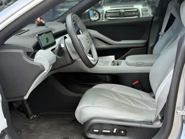 Nio ET5 Touring — Фото автомобиля 11