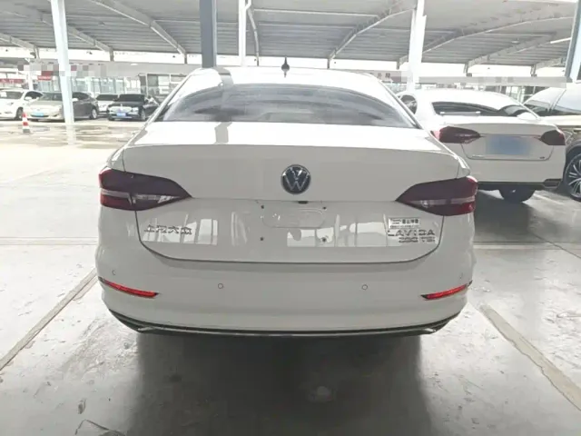 Volkswagen Lavida — Фото автомобиля 5