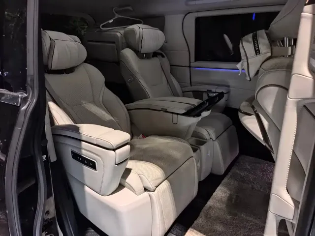 Lexus LM — Фото автомобиля 6