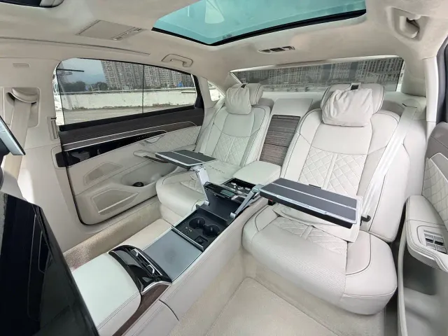 Audi A8 — Фото автомобиля 9