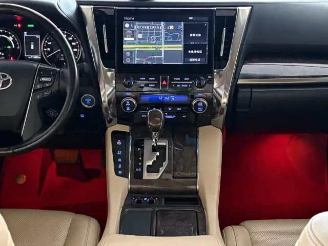Toyota Vellfire — Фото автомобиля 16