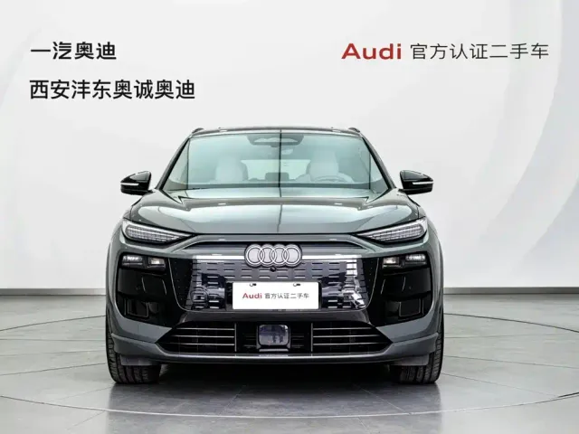 Audi Q6L e-tron — Фото автомобиля 2