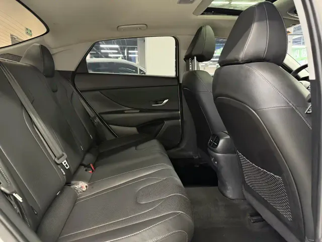 Hyundai Elantra — Фото автомобиля 5