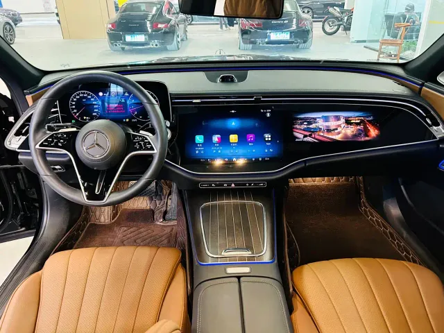 Mercedes-Benz E-Class — Фото автомобиля 11
