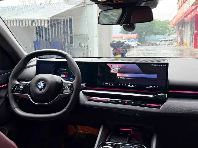 BMW 5 Series — Фото автомобиля 5