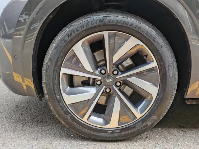 Li Auto ONE — Фото автомобиля 16