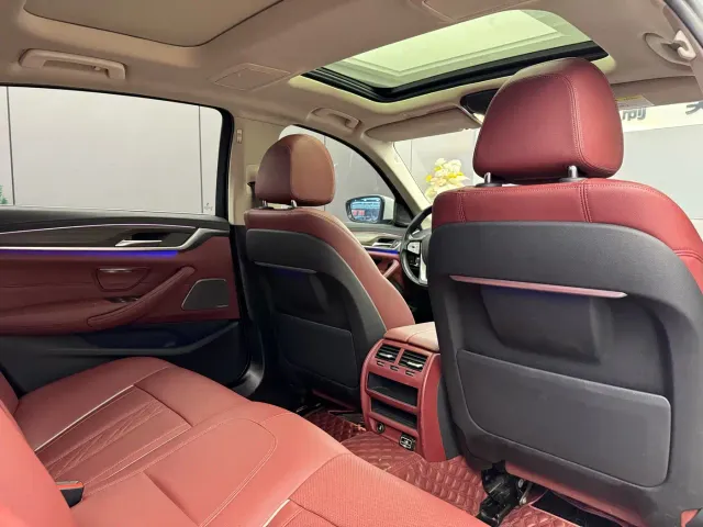 BMW 5 Series — Фото автомобиля 9