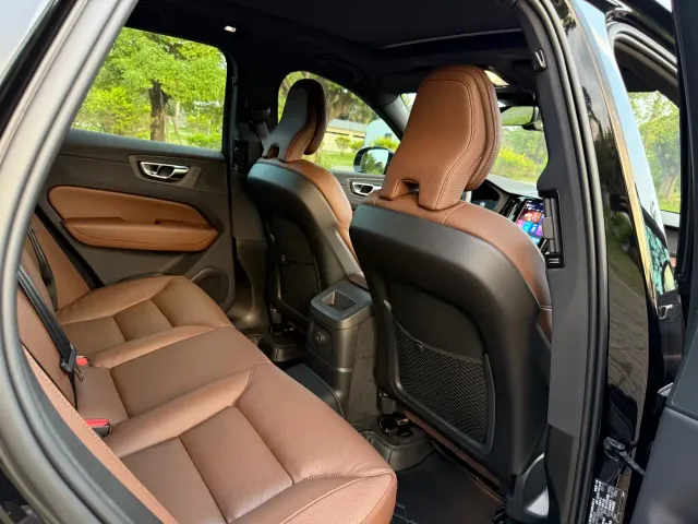 Volvo XC60 — Фото автомобиля 18
