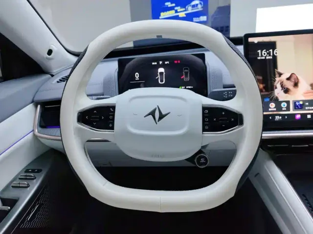 Dongfeng eπ 007 — Фото автомобиля 15