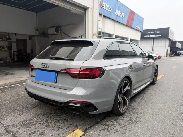 Audi RS 4 — Фото автомобиля 4
