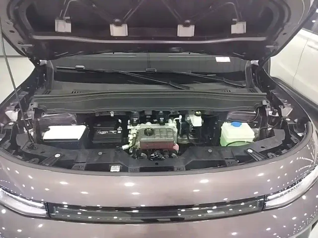 Leapmotor B10 — Фото автомобиля 19