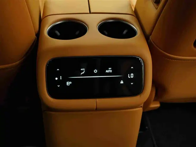 IM Motors LS8 — Фото автомобиля 18