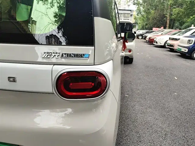 Wuling Hongguang Mini EV — Фото автомобиля 7