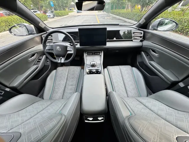 BYD Qin L 2024 DM-i 120KM Excellence Model — Фото автомобиля 6