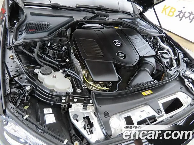 Mercedes-Benz E-Class — Фото автомобиля 19