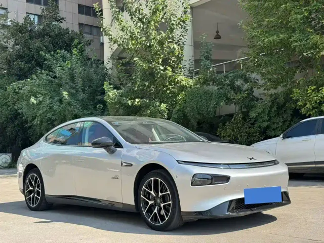 Xpeng P7 — Фото автомобиля 3
