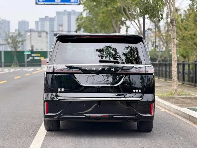 Voyah Auto Voyah Dreamer 2022 Low Carbon Edition Home — Фото автомобиля 5
