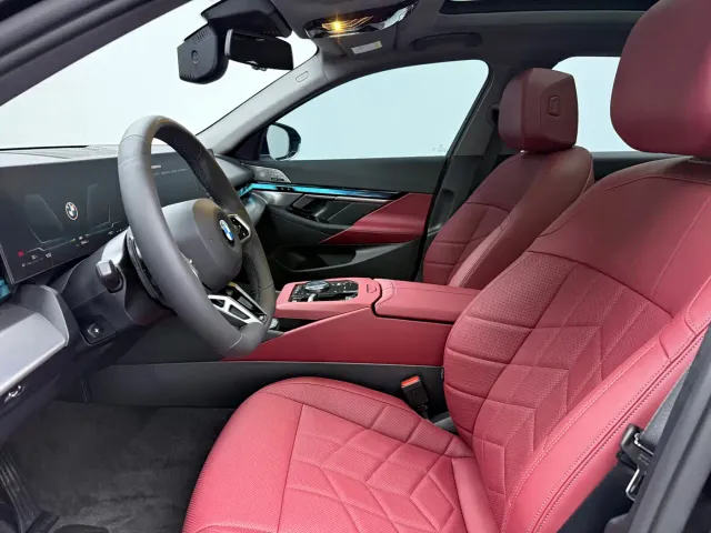 BMW 5 Series — Фото автомобиля 5
