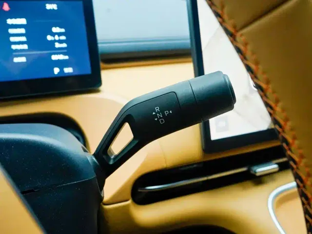Geely Galaxy Starship 7 EM-i — Фото автомобиля 20