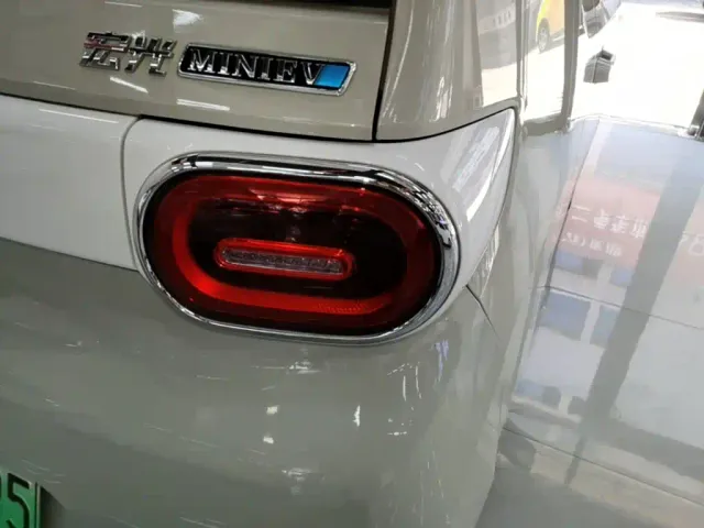 Wuling Hongguang Mini EV — Фото автомобиля 7