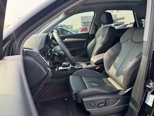 Audi Q5L — Фото автомобиля 10