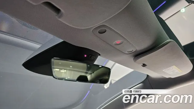 Tesla Model 3 — Фото автомобиля 28