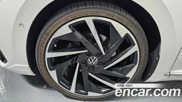 Volkswagen Arteon Arteon 2.0 TDI R-LINE 4Motion — Фото автомобиля 5