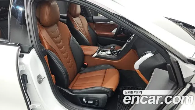 BMW 8-Series — Фото автомобиля 12