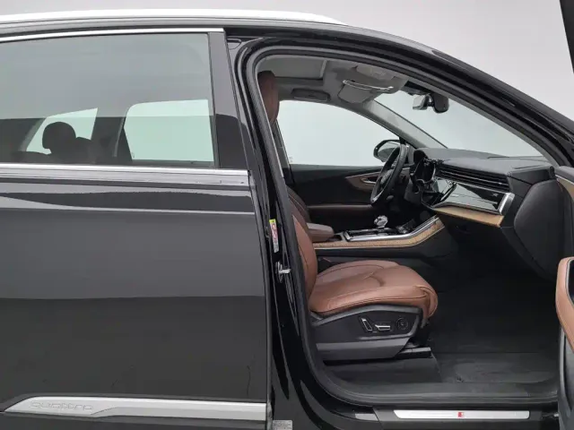 Audi Q7 — Фото автомобиля 23