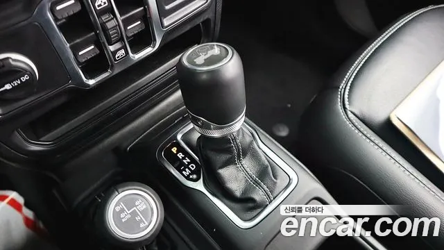 Jeep Wrangler JL — Фото автомобиля 13