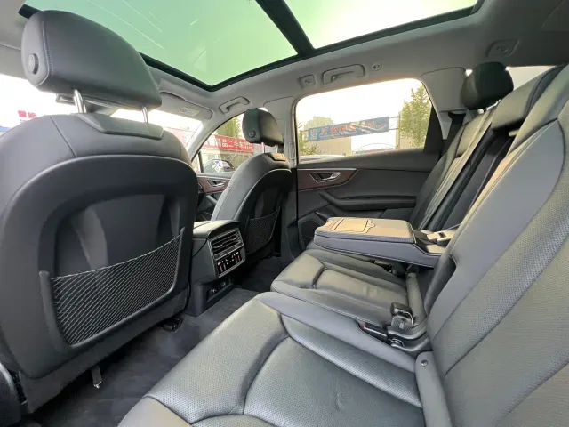 Audi Q7 — Фото автомобиля 13