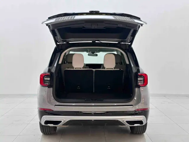 Ford Explorer — Фото автомобиля 9