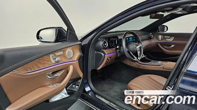 Mercedes-Benz E-Class — Фото автомобиля 10