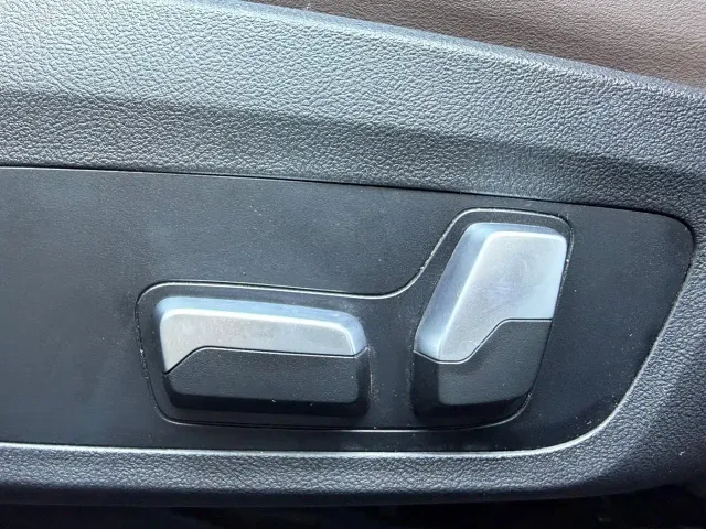 BMW 3 Series — Фото автомобиля 9