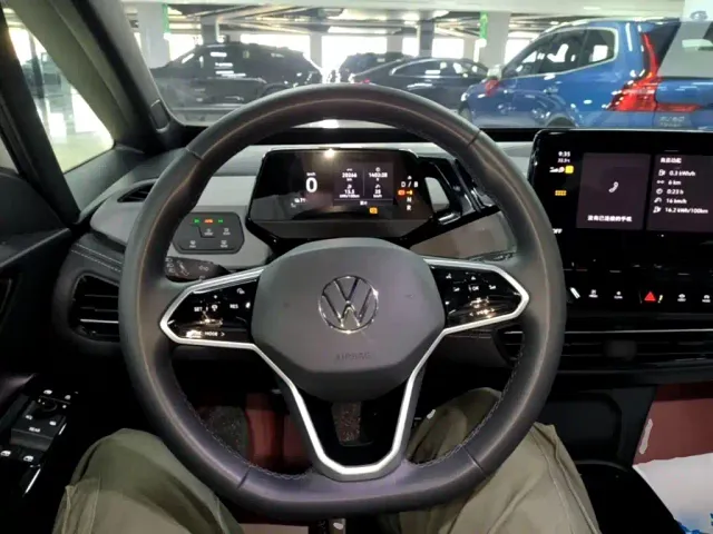 Volkswagen ID.3 — Фото автомобиля 10