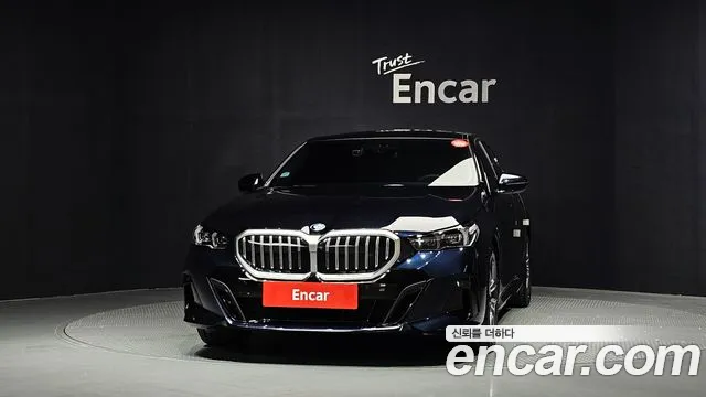 BMW 5 Series — Фото автомобиля 3