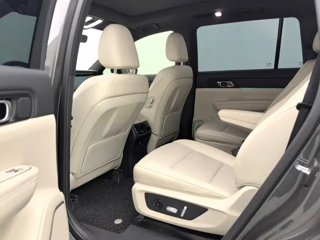 Li Auto ONE — Фото автомобиля 10