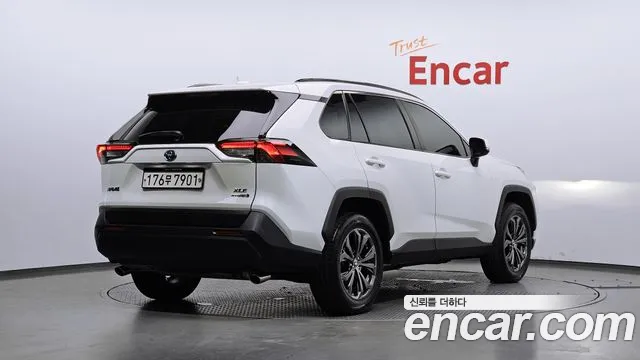 Toyota RAV4 — Фото автомобиля 2
